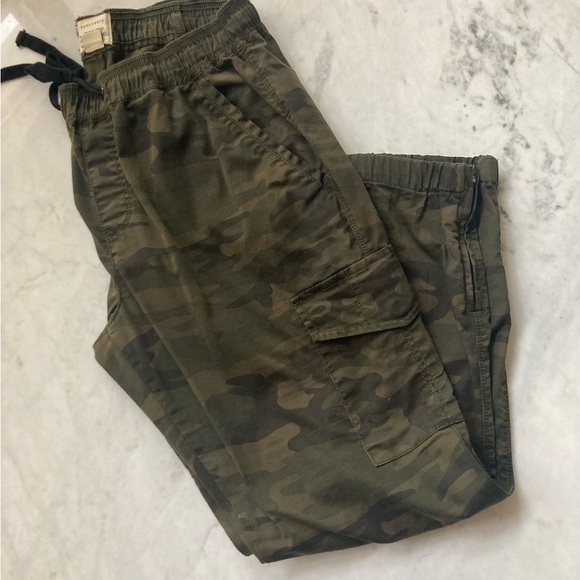 Sanctuary Camo Cargo Pants Medium - Picture 2 of 4